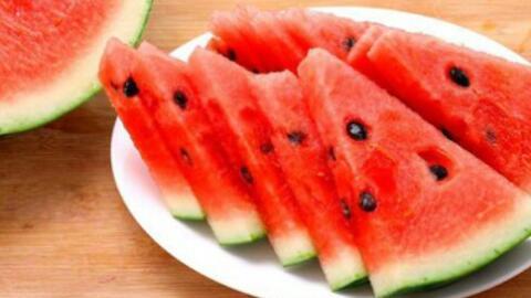 大型博主吃瓜视频,揭秘网红博主吃瓜视频背后的真相与笑料